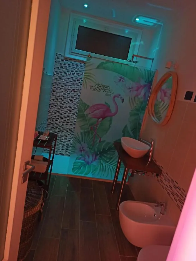 Suite Maison Tropical - Luxury Apartment In Bari 0*,  Italy