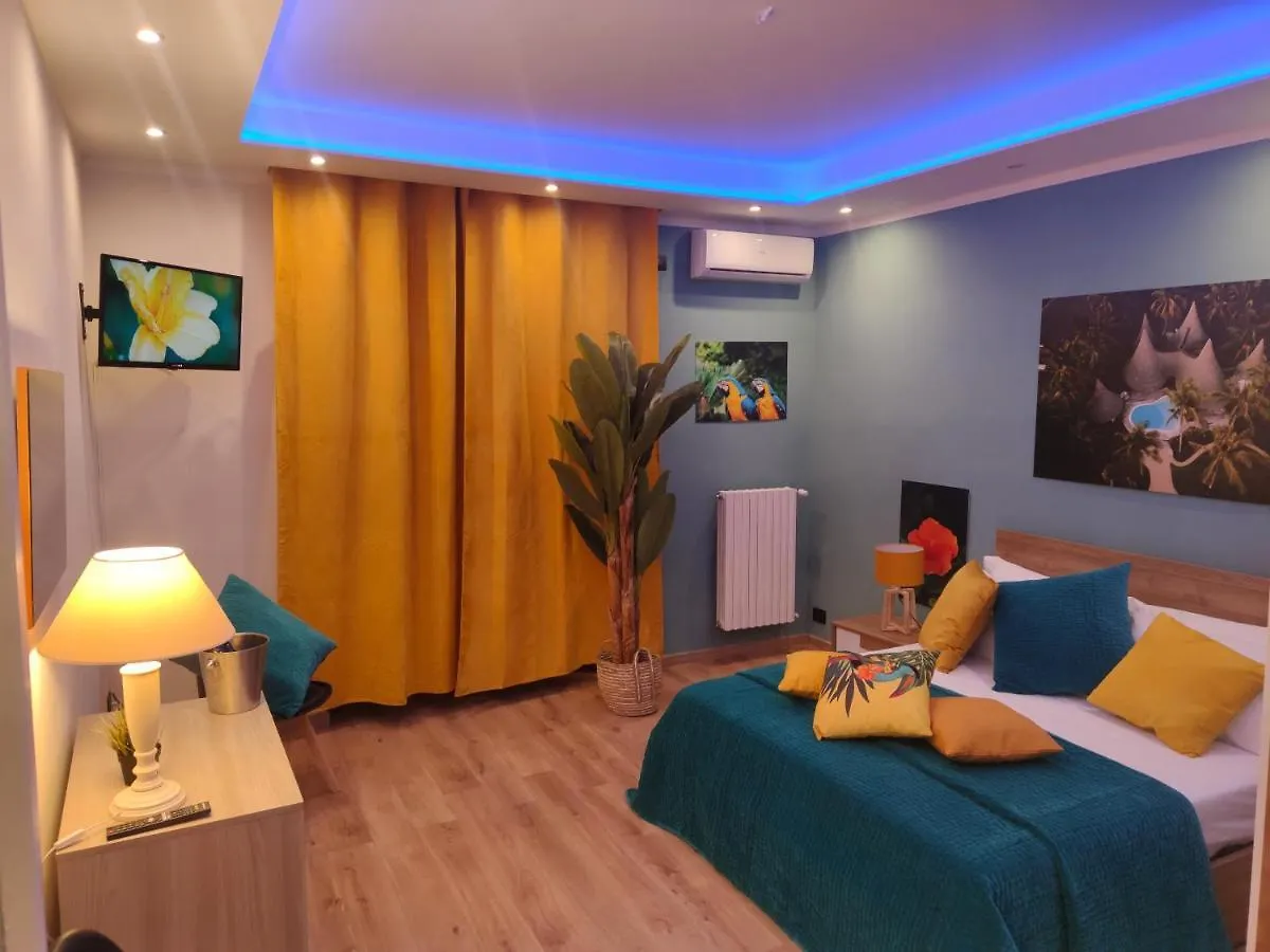 Suite Maison Tropical - Luxury Apartment In Bari 0*,  Italy